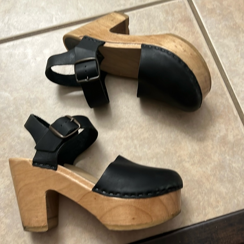 No. 6 Jane platform clogs